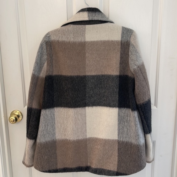 Laundry by Shelli Segal plaid coat. Size medium - Picture 4 of 5